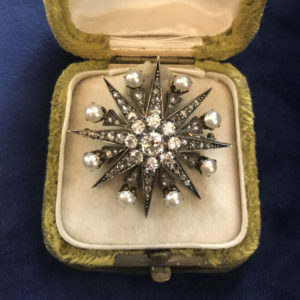 SPILLA CON PERLINE E BRILLANTI